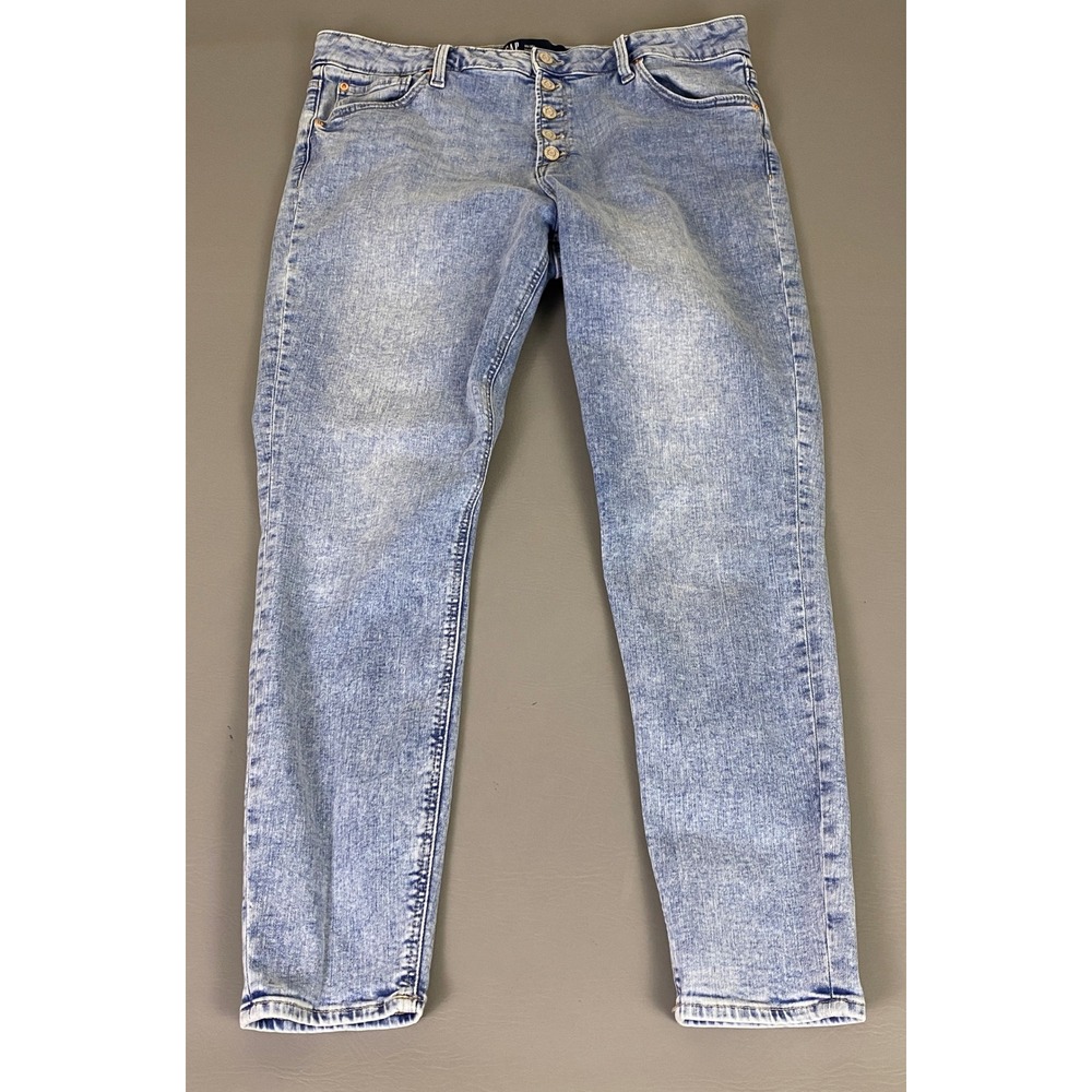 GAP Jeans Women's 20/35L High Rise Universal Legging Blue Light Wash Button‎ Fly